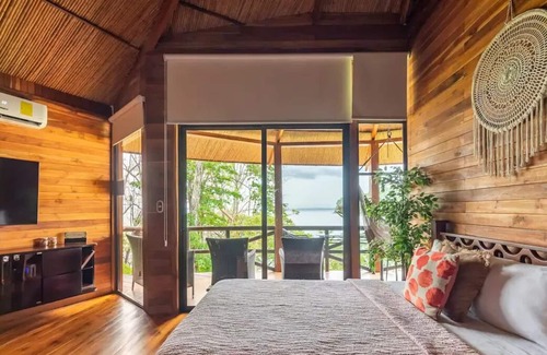 Punta Leona Villa | Mantas bay Chalet