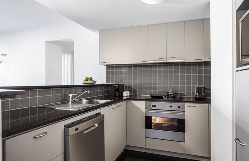 Chinatown Apartamento | Mantra on Russell Melbourne