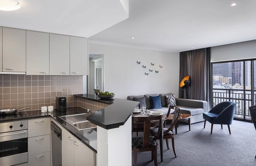 Chinatown Apartamento | Mantra on Russell Melbourne