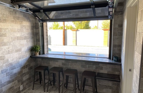North Mountain Casa | Manzi Place - Almohadilla de lujo con piscina climatizada y fogatas acogedoras + ¡Ubicado en el centro!