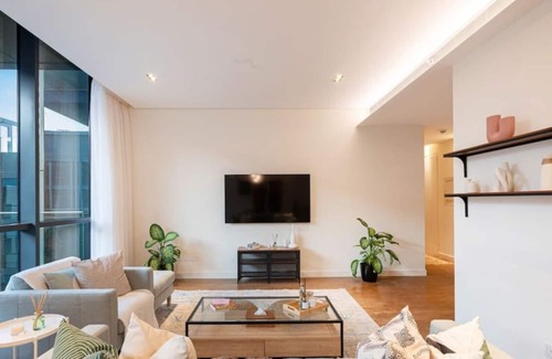 Al Wasl Apartamento | Manzil - Sleek 2BR nr Downtown and Dubai Mall