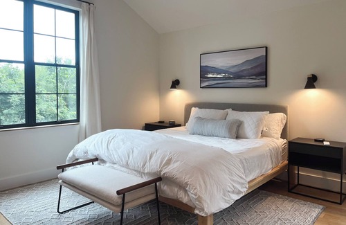 Hendersonville Cama Y Desayuno | Maple King - Allora Bed-and-Breakfast Downtown Hendersonville