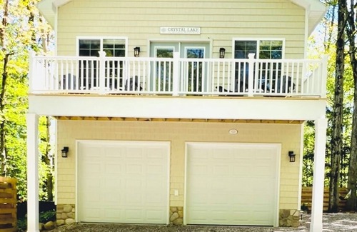 Beulah Cabaña | Maple Nest Cottage-Carriage House- Crystal Lake