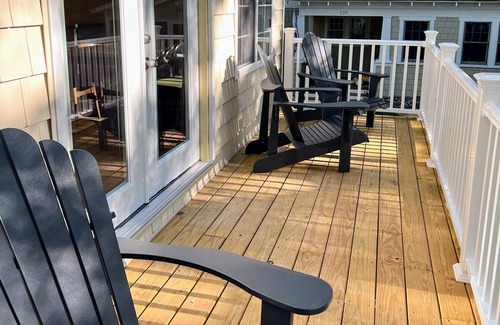 Beulah Cabaña | Maple Nest Cottage-Carriage House- Crystal Lake