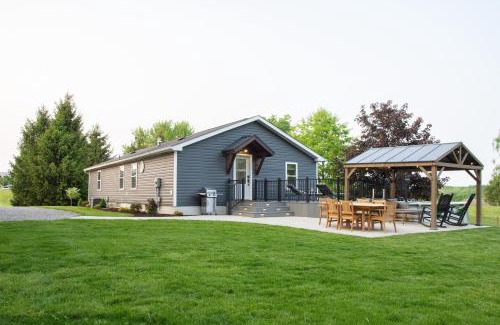 Dundee Casa | Maple Retreat with Big Pool