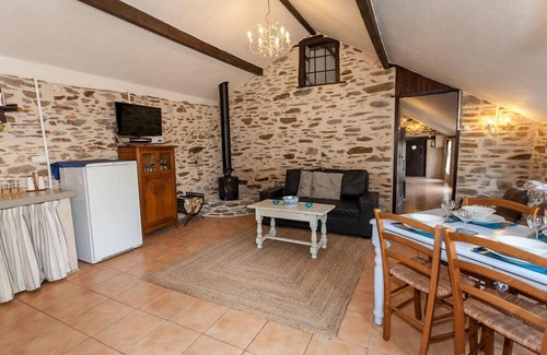 Chalais Cabaña | Maple Tree -Gîte-Tradicional-Baño Privado-Vista al Jardín