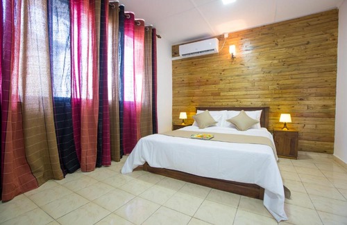Mount Lavinia Hotel | Maple Tree Residencies
