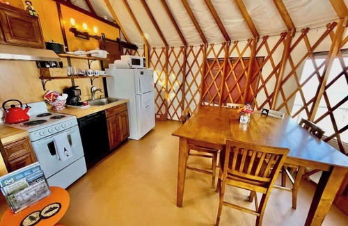 Rising Fawn Casa | Maple Yurt Lookout Mountain Chattanooga Glamping