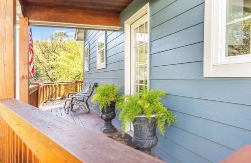 St. Elmo Improvement League Cabaña | Maplewood Blue - city vibe/mountain views - St. Elmo, Chattanooga