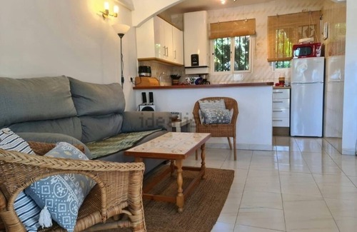 Urbanizacion el Rosario Apartamento | Mar-bella Este, Playa de Cabo-pino y Piscina Desde el Jardín