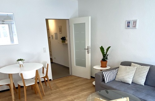 Braunschweig City Center Apartamento | # MAR13.1 beautiful & bright two room apartment at Dankwarderode Castle / town hall