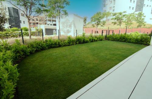 Fuengirola Apartamento | Mara's Apartments Higuerón West - Garden Villa - 246 m2 of Private Terrace & Garden - Like a House