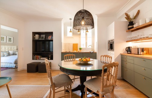 4th Arrondissement Apartamento | 100% legal Marais 2BR / 2BA con aire acondicionado, hasta 6 huéspedes