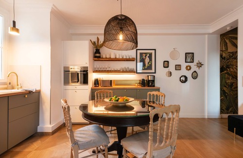 4th Arrondissement Apartamento | 100% legal Marais 2BR / 2BA con aire acondicionado, hasta 6 huéspedes
