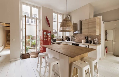Saint-Merri Apartamento | Marais Extravaganza!A rare terrace apartment nestled in th greenery of 2terraces