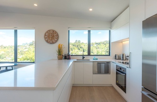 Surfdale Cabaña | Marama Cottages with Ocean Views
