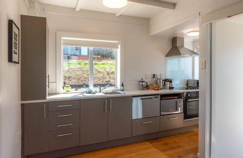 Surfdale Cabaña | Marama Cottages with Ocean Views