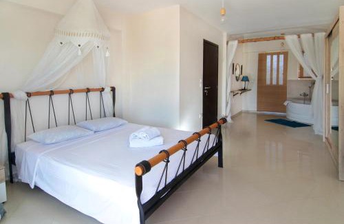 Schinias Casa | Marathon Beachside Homes next to Schinias Beach