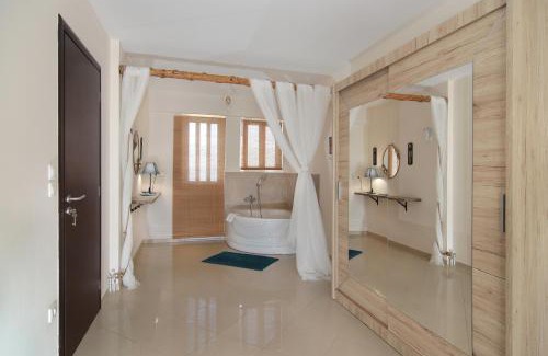 Schinias Casa | Marathon Beachside Homes next to Schinias Beach