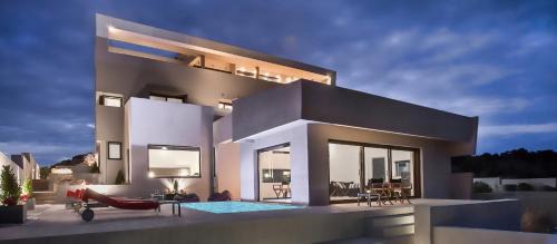 Marathon Villa | Marathon Blue