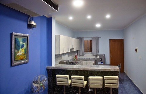 Piura Condominio | Maravilloso departamento de estreno en Piura con AC y Wi Fi- 2 dormitorios