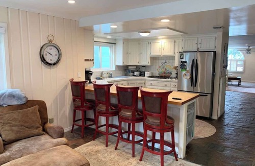 Old Towne Casa | @ Marbella Lane - 3BR Coastal Charm in Seal Beach