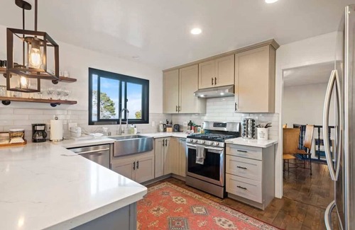 Brisbane Casa | @ Marbella Lane - 3BR Penthouse Suite |SF|Parking