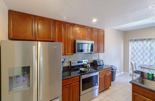 Mount Eden Casa | @ Marbella Lane - 4BR City Escape in Hayward