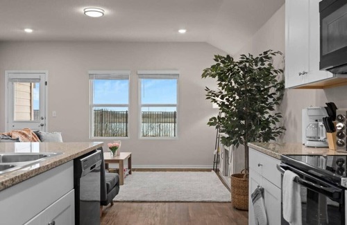 Austin Cabaña | @ Marbella Lane - Amazing 4BR Lakeview Home