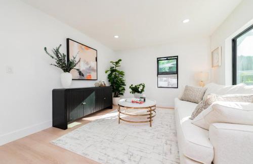 Yorba Linda Casa | #Marbella Lane - Classy 3BR Jewel with Open Vibe