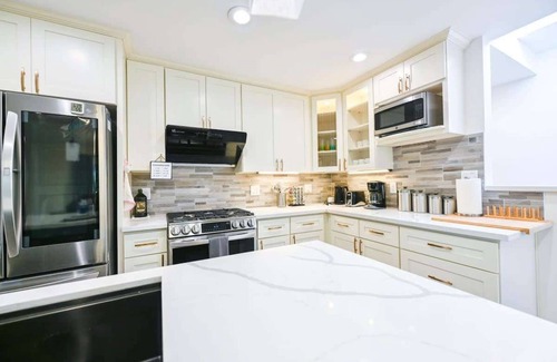 Sunnyvale West Casa | @ Marbella Lane - Exquisite Home | 3BR
