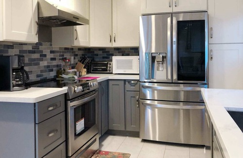 Ponderosa Park Casa | @ Marbella Lane - Spacious Cozy Home | Piano