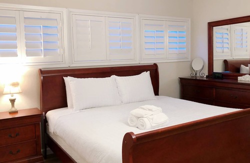 Ponderosa Park Casa | @ Marbella Lane - Spacious Cozy Home | Piano