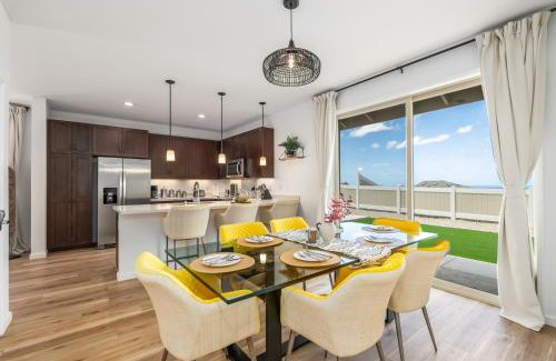 Makaha Valley Casa | @ Marbella Lane - Stylish House + Impressive Views