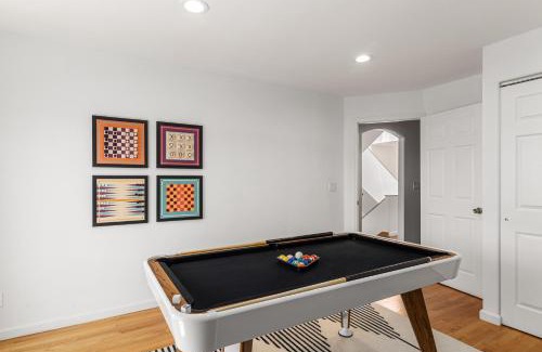 Daly City Casa | # Marbella Lane - Vibrant 5BR Home in Daly City