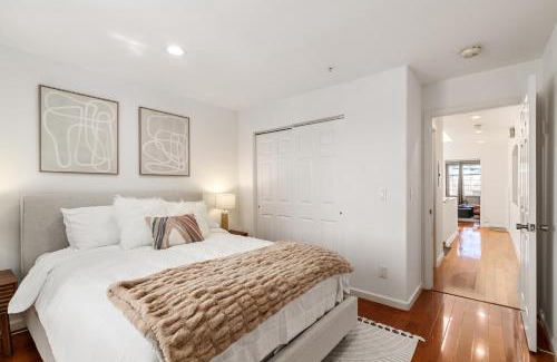 Daly City Casa | # Marbella Lane - Vibrant 5BR Home in Daly City