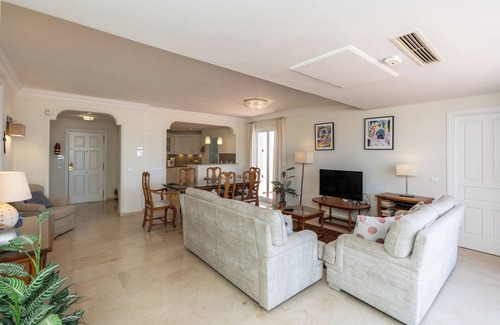 Nikki Beach Apartamento | Ático de lujo a 100m de la playa con una gran terraza privada y con vista al mar