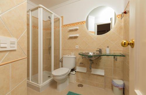 Ciudad Universitaria Apartamento | Marbella Skol