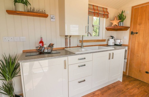 Rhayader Apartamento | Marches Way - Quaint Shepherds Hut, Dog Friendly, Sleeps 2
