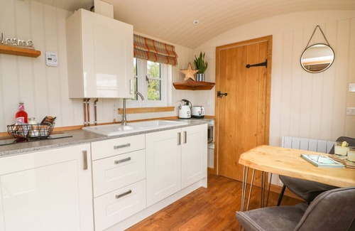 Rhayader Apartamento | Marches Way - Quaint Shepherds Hut, Dog Friendly, Sleeps 2