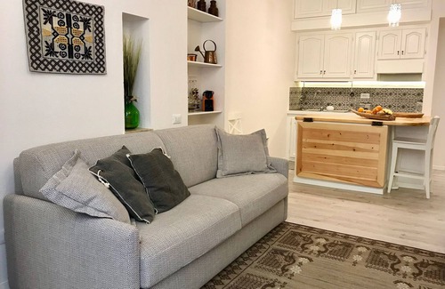 Historic Castle District Apartamento | Marco's Stylish Home: in the hearth of Cagliari