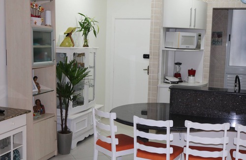 Matinhos Apartamento | Cómodo apartamento cerca de la playa en Caiobá.