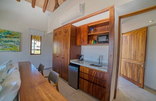 Ixtapa - Zihuatanejo Villa | Marea F29 Summary: En