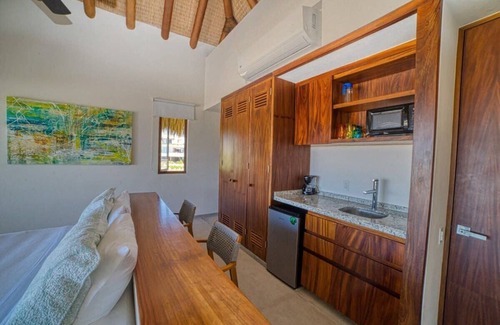 Ixtapa - Zihuatanejo Villa | Marea F29 Summary: En