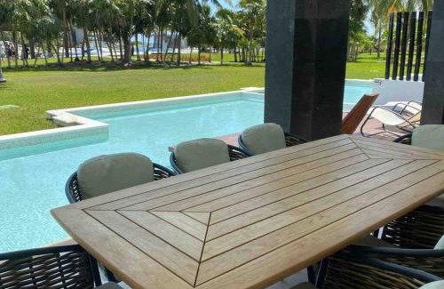 Puerto Juarez Apartamento | Mareazul Beachfront Resort - Condo Paraíso