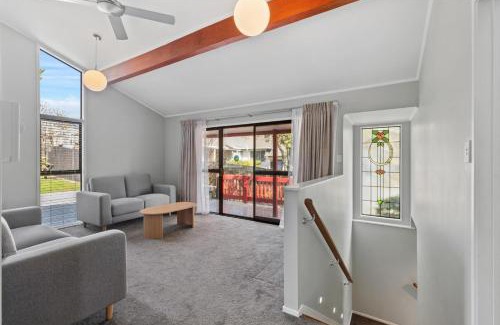 Bucklands Beach Casa | Marendellas Escape - Bucklands Beach Holiday Home