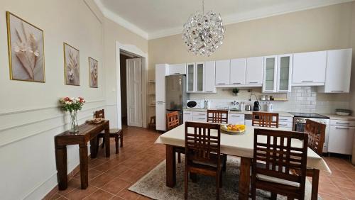 Orszagut Apartamento | Margaret Buda Apartman city view