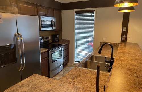 Osage Beach Chalet De Esquí | MARGARITAVILLE RESORT Tan-Tar-A LAKEFRONT 3BD 3bath-NEW SPA kayaks & fireplace!