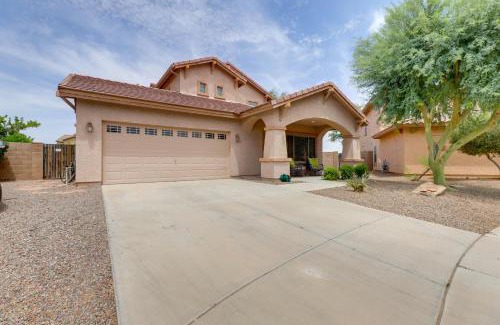 Maricopa Casa | Maricopa Desert Oasis Fenced Yard with Hot Tub