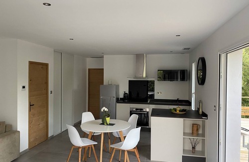 Bidache Casa | Marie & Alex Ihesa